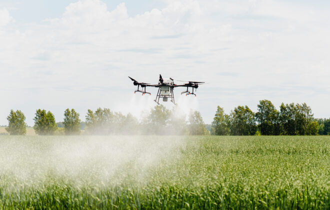 drone pulverizando